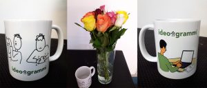 Ruusuja ja kahvikuppeja pöydällä